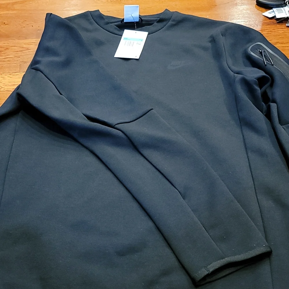 COPY - NWT NIKE NSW TECH FLEECE CREW M  SWEATSHIRT - Picture 3 of 5